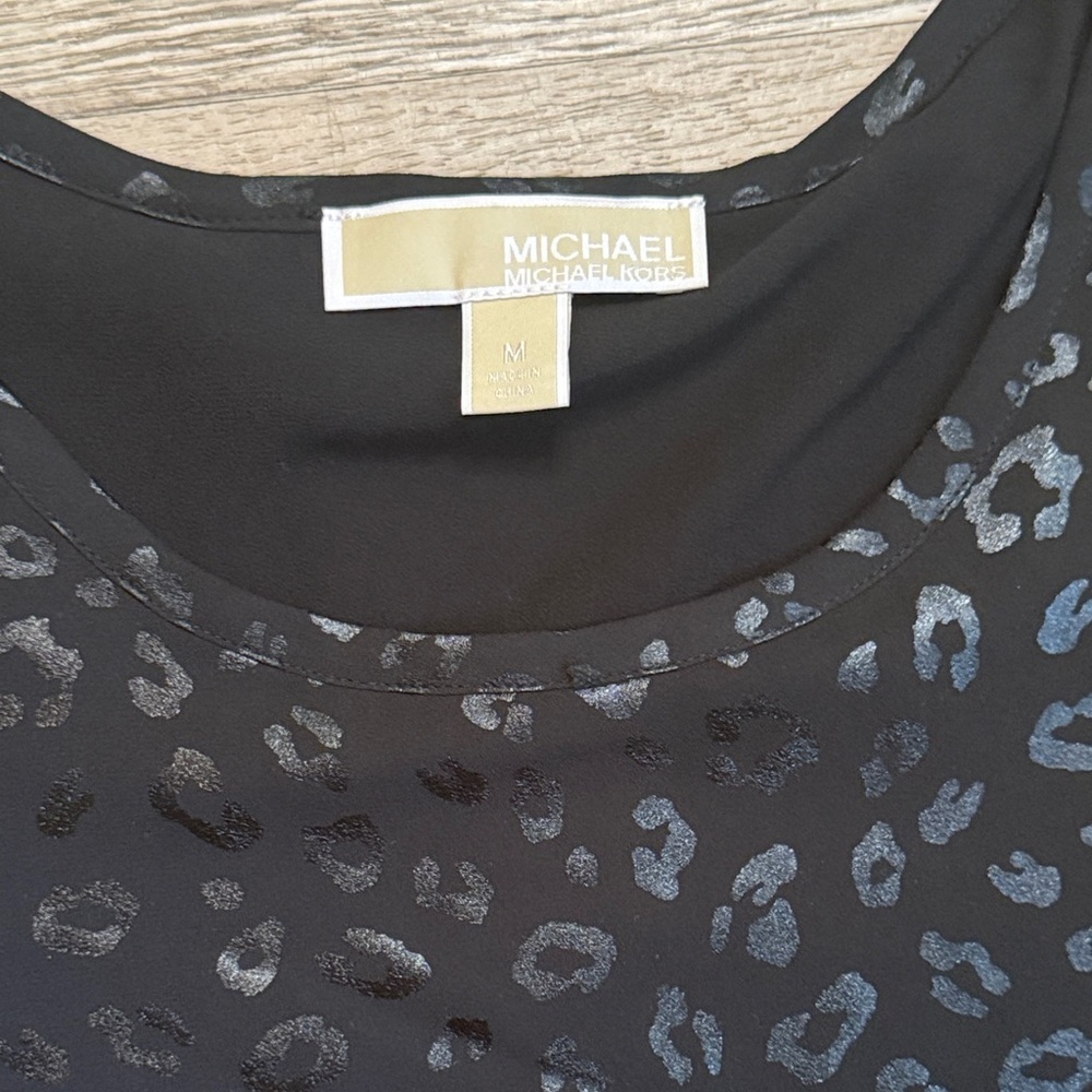 Michael Kors Black Leopard Print Short Sleeve Top size M - Picture 2 of 10